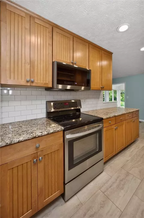 Kitchen - 2749 Hemphill Rd, Kettering, OH 45440 photo 3 of 4