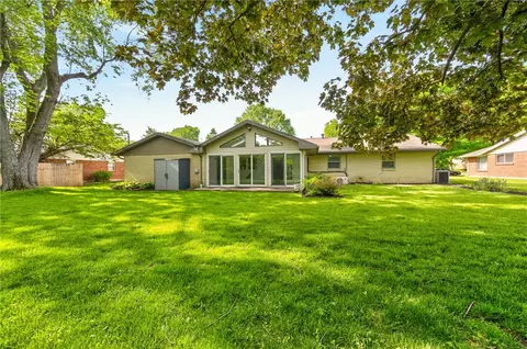 Exterior - 2749 Hemphill Rd, Kettering, OH 45440 photo 5 of 8