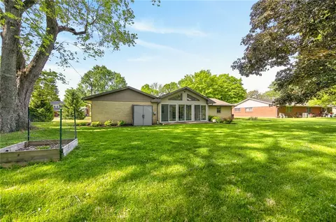 Exterior - 2749 Hemphill Rd, Kettering, OH 45440 photo 4 of 8