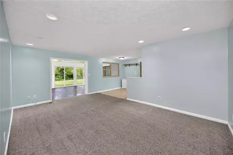 Living - 2749 Hemphill Rd, Kettering, OH 45440 photo 12 of 13