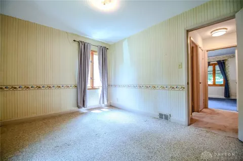Bedroom - 3919 Strathmoor Dr, Kettering, OH 45429 photo 2 of 6