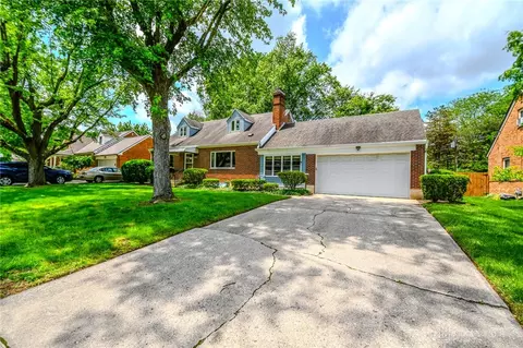 Exterior - 3919 Strathmoor Dr, Kettering, OH 45429 photo 2 of 12