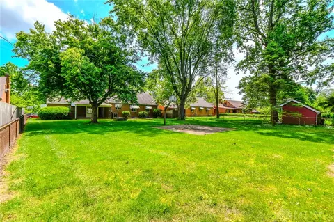 Exterior - 3919 Strathmoor Dr, Kettering, OH 45429 photo 9 of 12