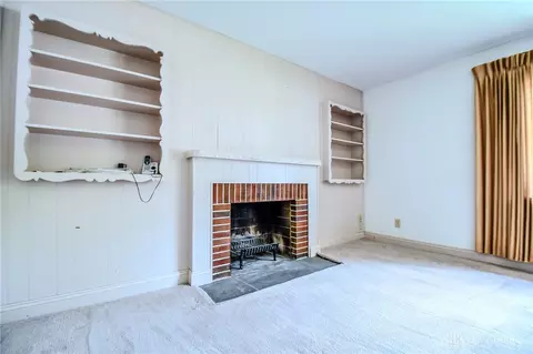Living - 3919 Strathmoor Dr, Kettering, OH 45429 photo 3 of 4