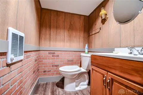 Bath - 3919 Strathmoor Dr, Kettering, OH 45429 photo 3 of 4