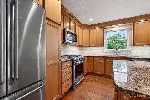 391 Roselake Dr, Centerville, OH 45458 photo 12