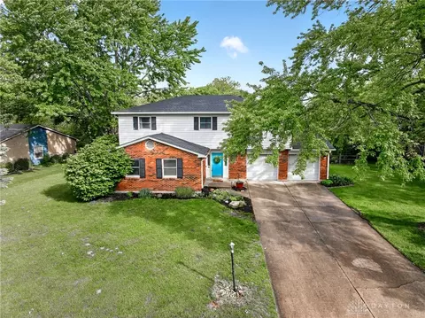 391 Roselake Dr, Centerville, OH 45458 photo 2