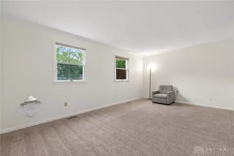 391 Roselake Dr, Centerville, OH 45458 photo 7