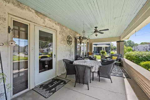 Exterior - 224 E Walnut St, Covington, OH 45318 photo 4 of 10