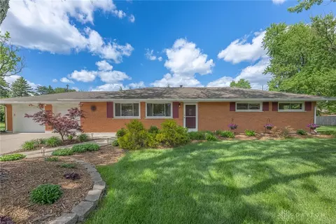 9398 Shawhan Dr, Centerville, OH 45458