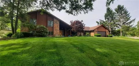 2725 E Tara Trl, Dayton, OH 45434