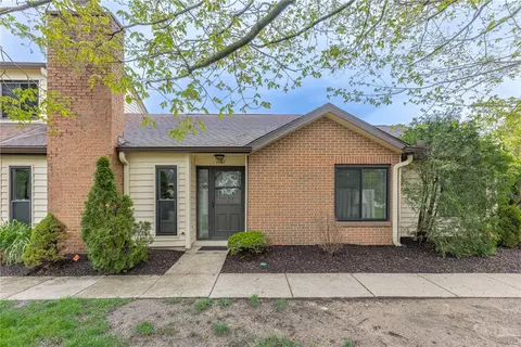 1161 Bournemouth Ct, Centerville, OH 45459
