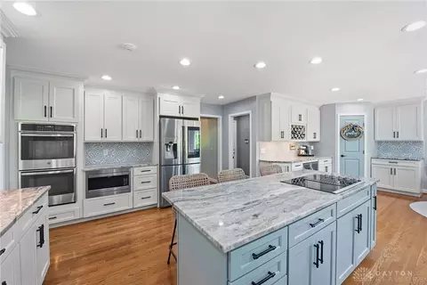 Kitchen - 183 Congress Run Rd, Cincinnati, OH 45215 photo 3 of 10