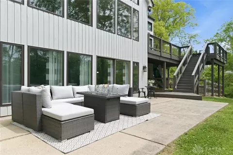 Exterior - 183 Congress Run Rd, Cincinnati, OH 45215 photo 5 of 11
