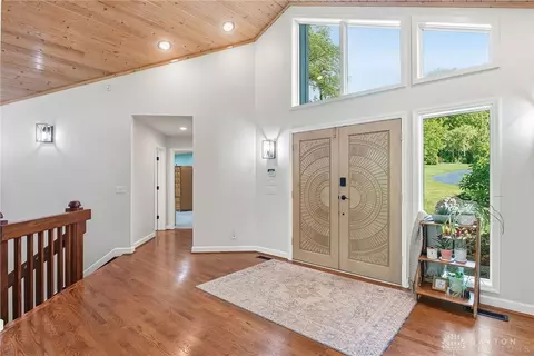 Entry Way - 183 Congress Run Rd, Cincinnati, OH 45215 photo 2 of 5