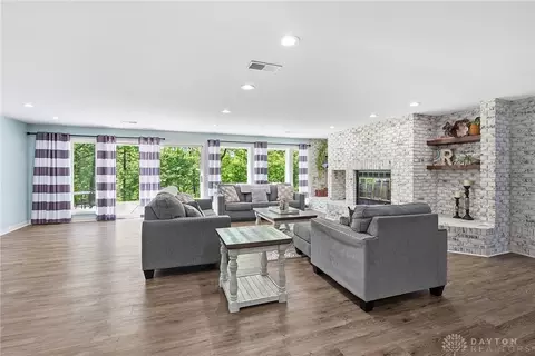 Living - 183 Congress Run Rd, Cincinnati, OH 45215 photo 5 of 8
