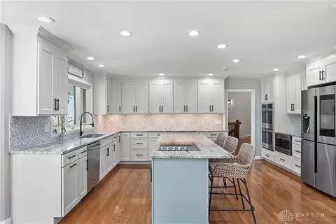 Kitchen - 183 Congress Run Rd, Cincinnati, OH 45215 photo 5 of 10