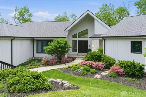 Exterior - 183 Congress Run Rd, Cincinnati, OH 45215 photo 2 of 11