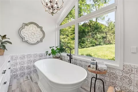 Bath - 183 Congress Run Rd, Cincinnati, OH 45215 photo 6 of 17