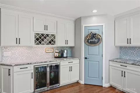 Kitchen - 183 Congress Run Rd, Cincinnati, OH 45215 photo 9 of 10