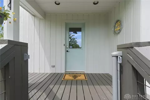 Exterior - 183 Congress Run Rd, Cincinnati, OH 45215 photo 8 of 11