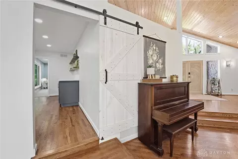 Entry Way - 183 Congress Run Rd, Cincinnati, OH 45215 photo 4 of 5