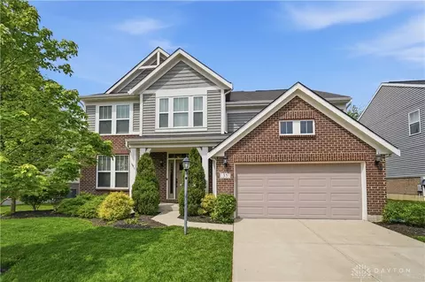 35 Willow Grove Dr, Springboro, OH 45066