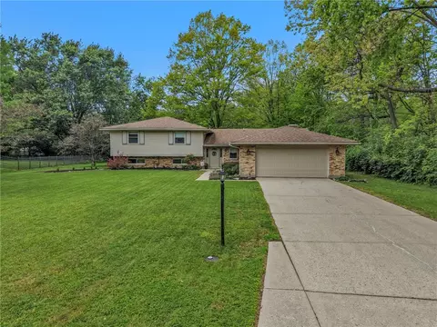 8509 Garnet Dr, Washington Township, OH 45458