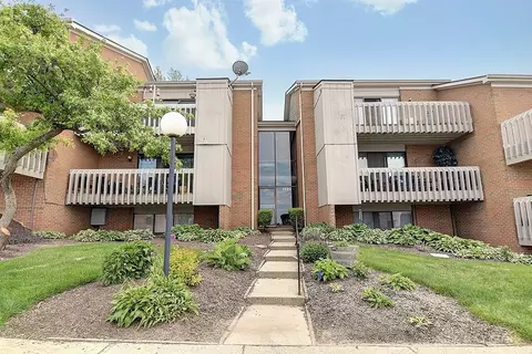 1122 Eagle Feather Cir #D, West Carrollton, OH 45449