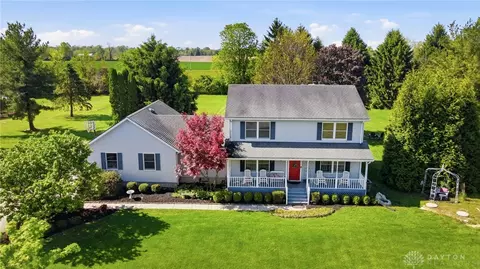 1589 Bending Tree Dr, New Carlisle, OH 45344