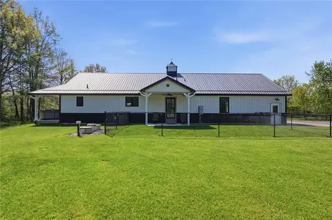 1602 Westboro Rd, Blanchester, OH 45107