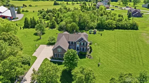 7490 Silver Lake Dr, Waynesville, OH 45068