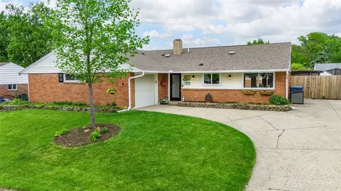 5821 Craftmore Dr, Huber Heights, OH 45424