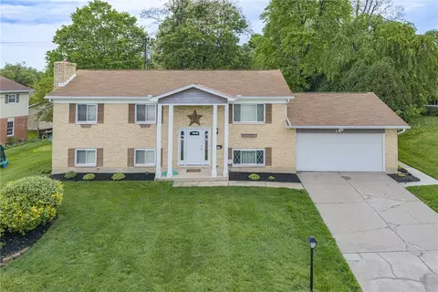812 Twin Oaks Dr, Riverside, OH 45431