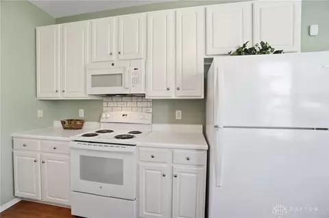 Kitchen - 6460 Pinehurst Ln, Mason, OH 45040 photo 3 of 7
