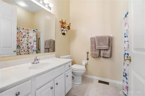 Bath - 6460 Pinehurst Ln, Mason, OH 45040 photo 8 of 15