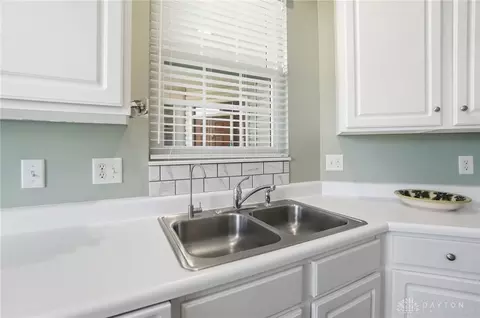 Kitchen - 6460 Pinehurst Ln, Mason, OH 45040 photo 6 of 7