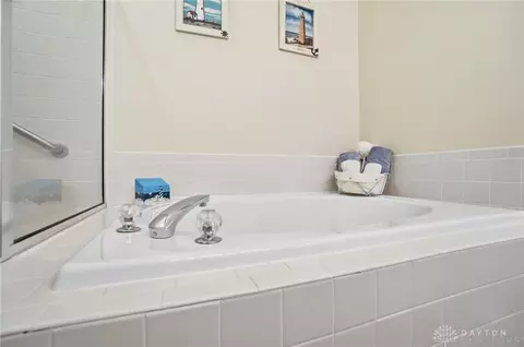 Bath - 6460 Pinehurst Ln, Mason, OH 45040 photo 5 of 15