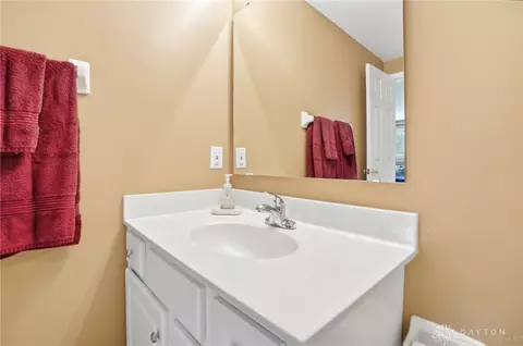 Bath - 6460 Pinehurst Ln, Mason, OH 45040 photo 14 of 15