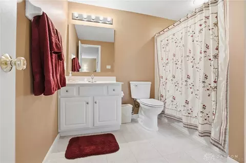 Bath - 6460 Pinehurst Ln, Mason, OH 45040 photo 13 of 15