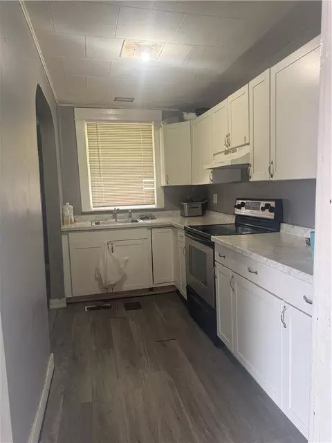 Kitchen - 979 Lagonda Ave, Springfield, OH 45503 photo 1 of 1