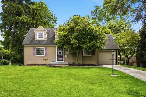 226 N Bromfield Rd, Kettering, OH 45429