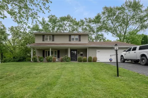 204 Saundra Ct, Dayton, OH 45430