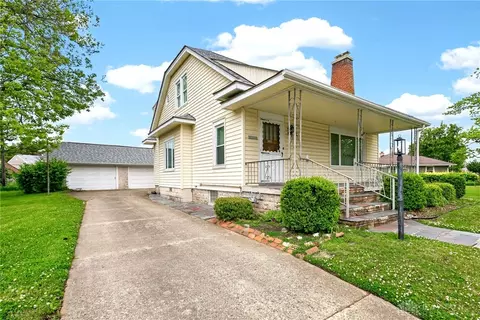 37 Hawthorne Dr, Fairborn, OH 45324