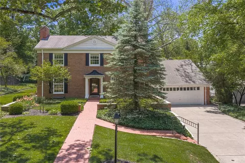 212 Grandon Rd, Oakwood, OH 45419