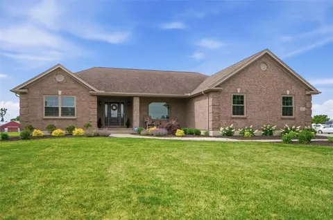 3413 Ash Meadow Ln, Franklin, OH 45005