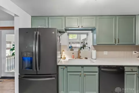 Kitchen - 7436 Stephen St, Maineville, OH 45039 photo 7 of 7