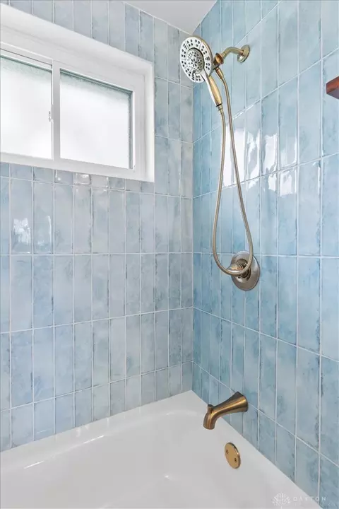 Bath - 7436 Stephen St, Maineville, OH 45039 photo 2 of 3