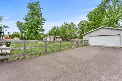Exterior - 7436 Stephen St, Maineville, OH 45039 photo 7 of 17