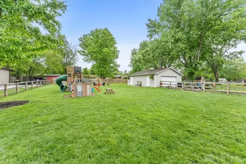 Exterior - 7436 Stephen St, Maineville, OH 45039 photo 12 of 17